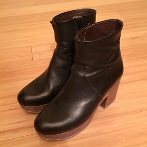 Coclico Blk Leather Wood Platform Clog Boots